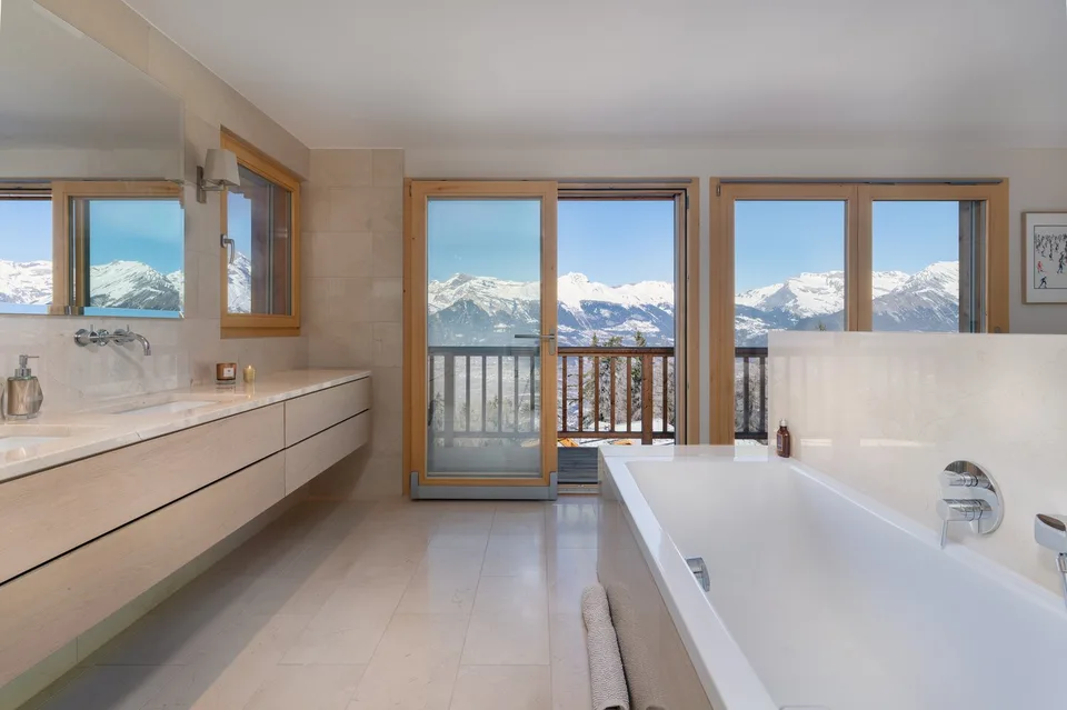 Exquisiter Ski-Chalet mit atemberaubendem Bergpanorama – Foto 6 von 13