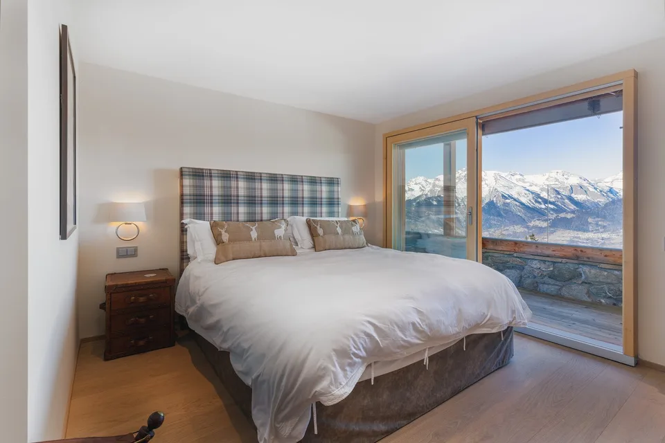Exquisiter Ski-Chalet mit atemberaubendem Bergpanorama – Foto 9 von 13