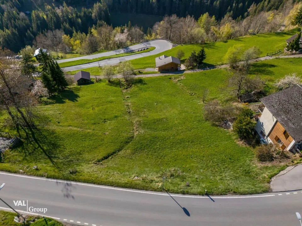 Einzigartiges Baugrundstück am Eingang von Grimentz, strategische Lage und außergewöhnliches Potenzial