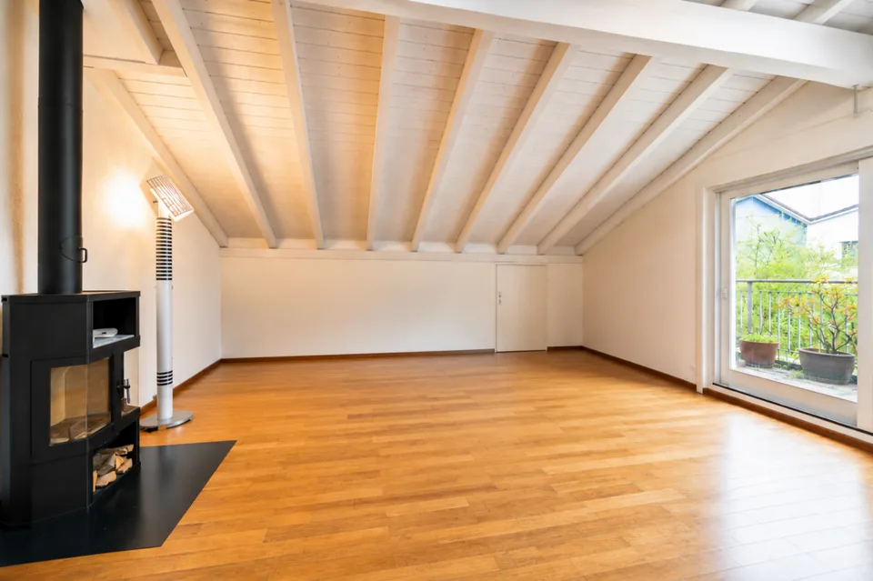 Casa a schiera architettonica con spazio, luce e privacy a Gockhausen – foto 7 di 18