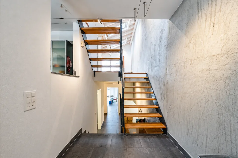 Casa a schiera architettonica con spazio, luce e privacy a Gockhausen – foto 6 di 18