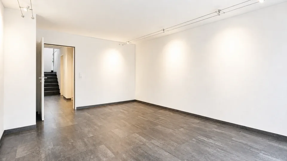 Casa a schiera architettonica con spazio, luce e privacy a Gockhausen – foto 14 di 18