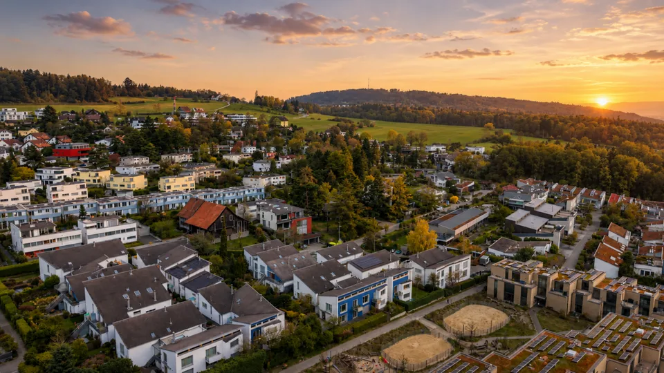 Architektonisches Reihenhaus mit Weite, Licht und Privatsphäre in Gockhausen