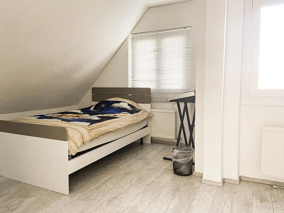 GIEBENACH - SCHÖNES REIHENHAUS - 5.5 ZIMMER – foto 7 di 7