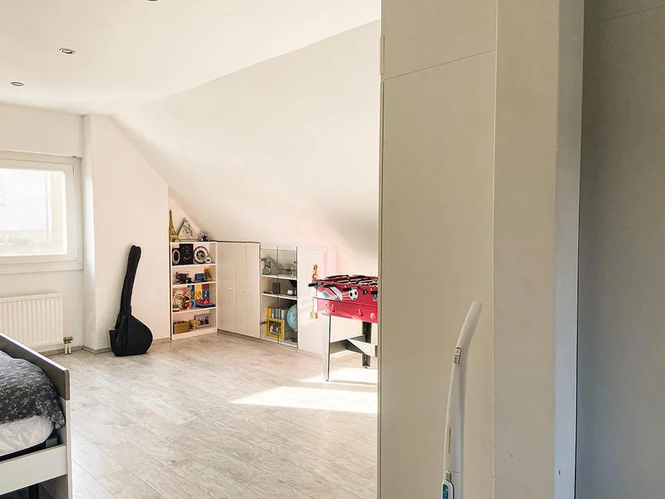 GIEBENACH - SCHÖNES REIHENHAUS - 5.5 ZIMMER