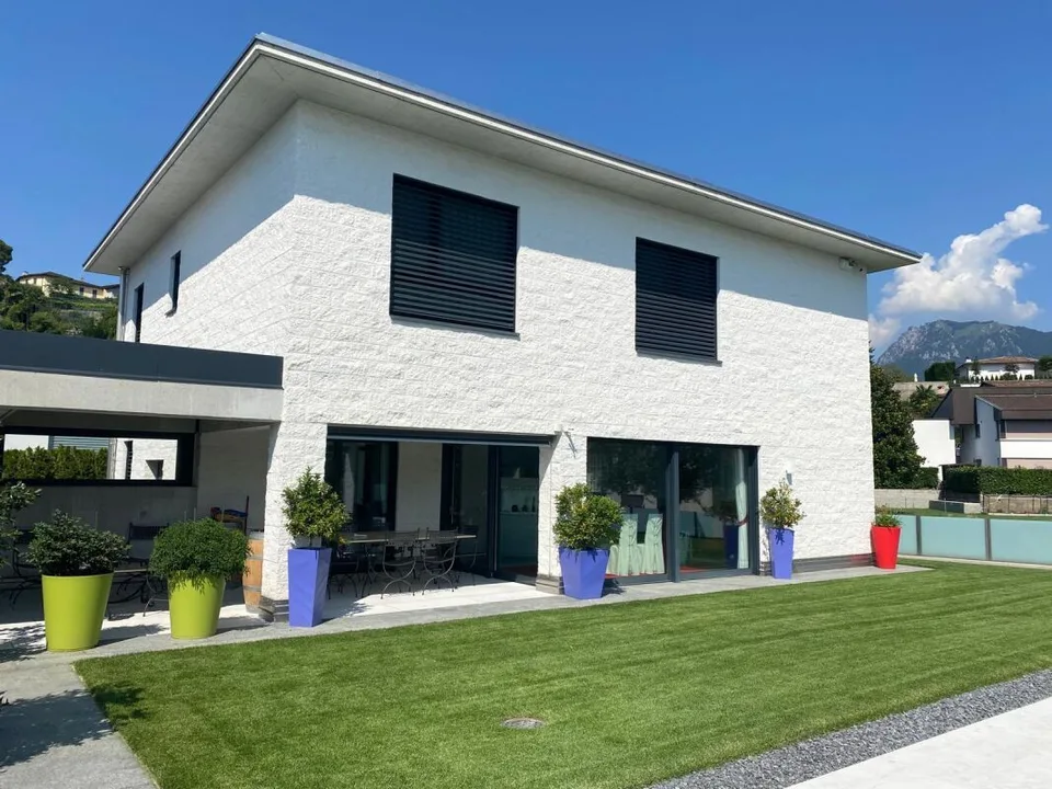 Villa Moderna con Piscina e Domotica Avanzata - Unicità e Comfort a Portata di Mano