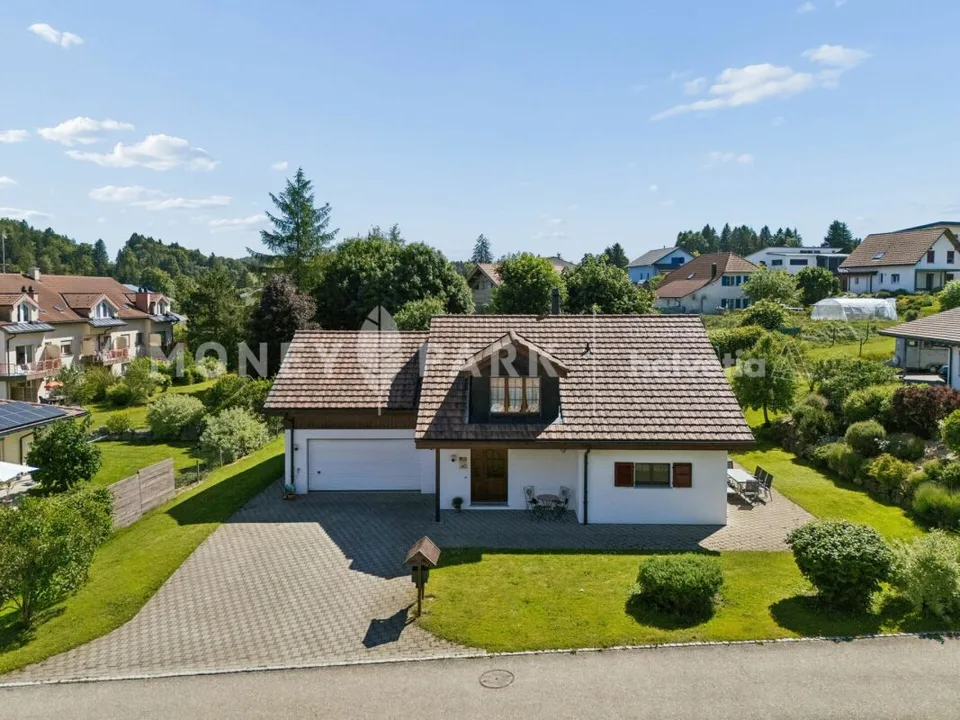 Spacieuse maison familiale avec grand jardin et volumes généreux