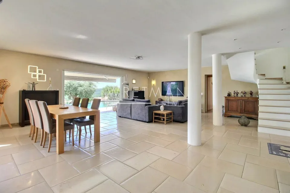 Elegante Villa mit Pool in Montauroux, 4 Schlafzimmer