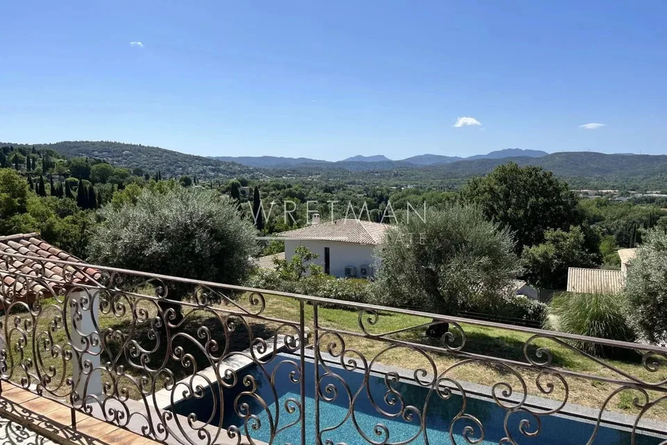 Elegante Villa mit Pool in Montauroux, 4 Schlafzimmer