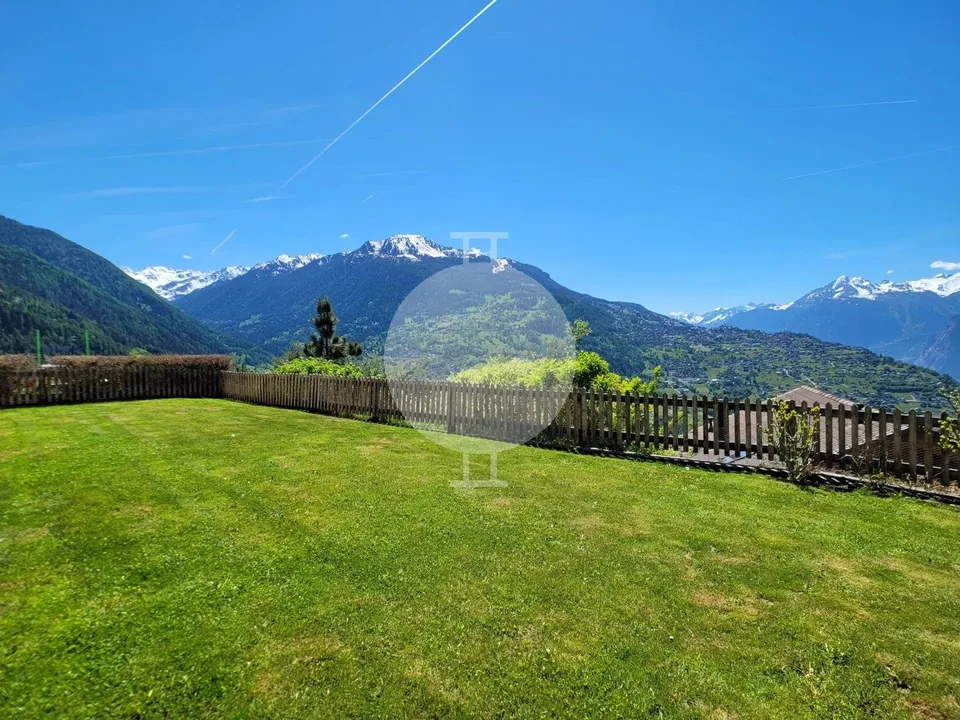 Magnifique 5.5 pièces de standing avec grand jardin et vue panoramique sur les montagnes – photo 9 sur 13