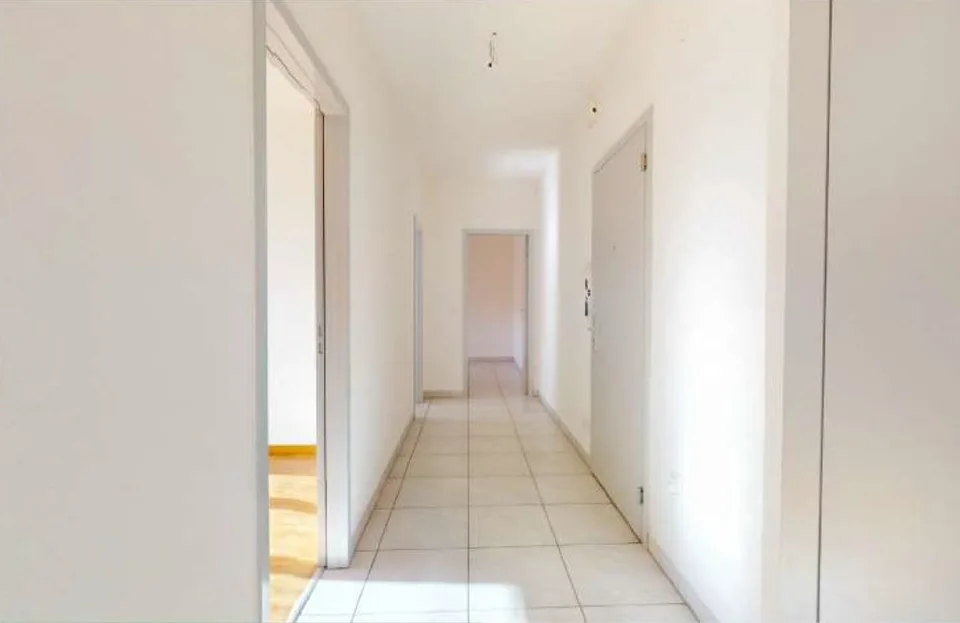 Helles 3.5-Zimmer-Apartment mit Einnahmen im Herzen von Mendrisio