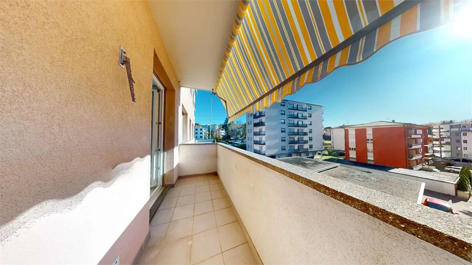 Helles 3.5-Zimmer-Apartment mit Einnahmen im Herzen von Mendrisio