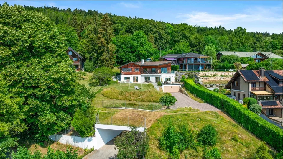 Incantevole proprietà con vista a 180 gradi ad Arzier-Le Muids