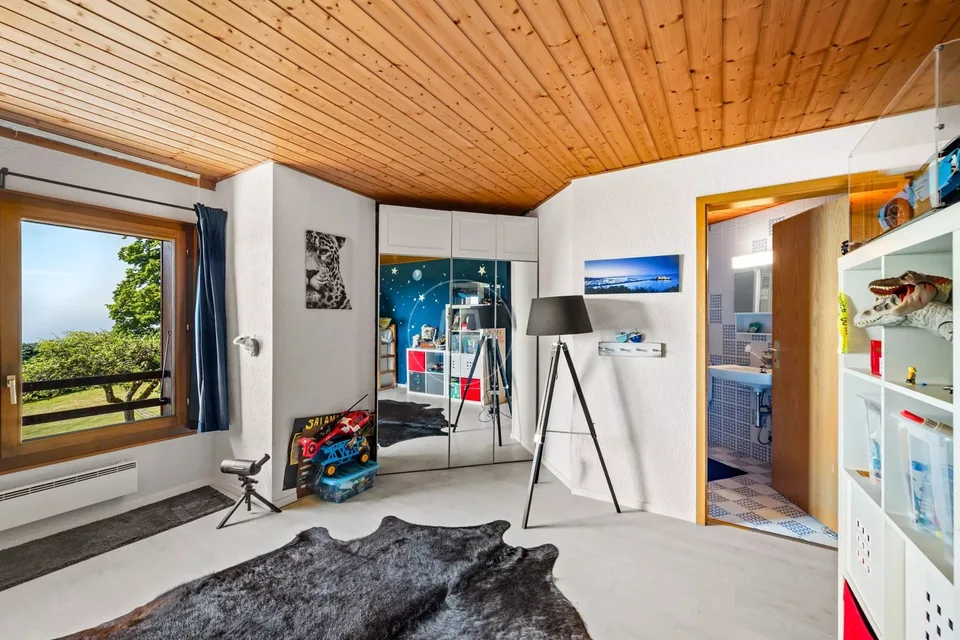 Charming property with 180-degree view in Arzier-Le Muids – photo 13 of 13