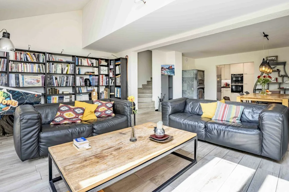 Bella villa individuale con 4,5 locali e studio indipendente su una bellissima parcelle di 1'240 m2