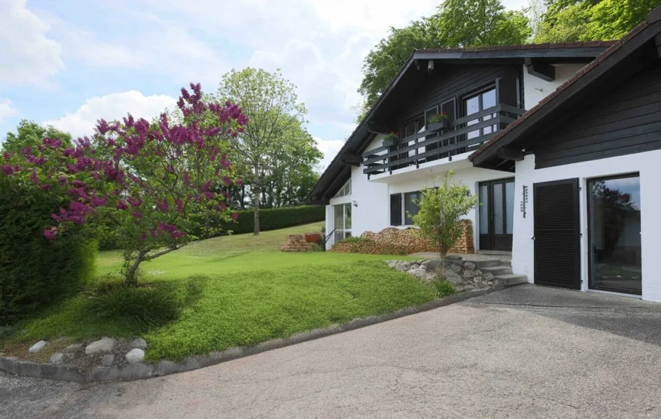Magnifique villa individuelle de 4 pièces 1/2 avec studio indépendant sur très belle parcelle de 1'240 m2