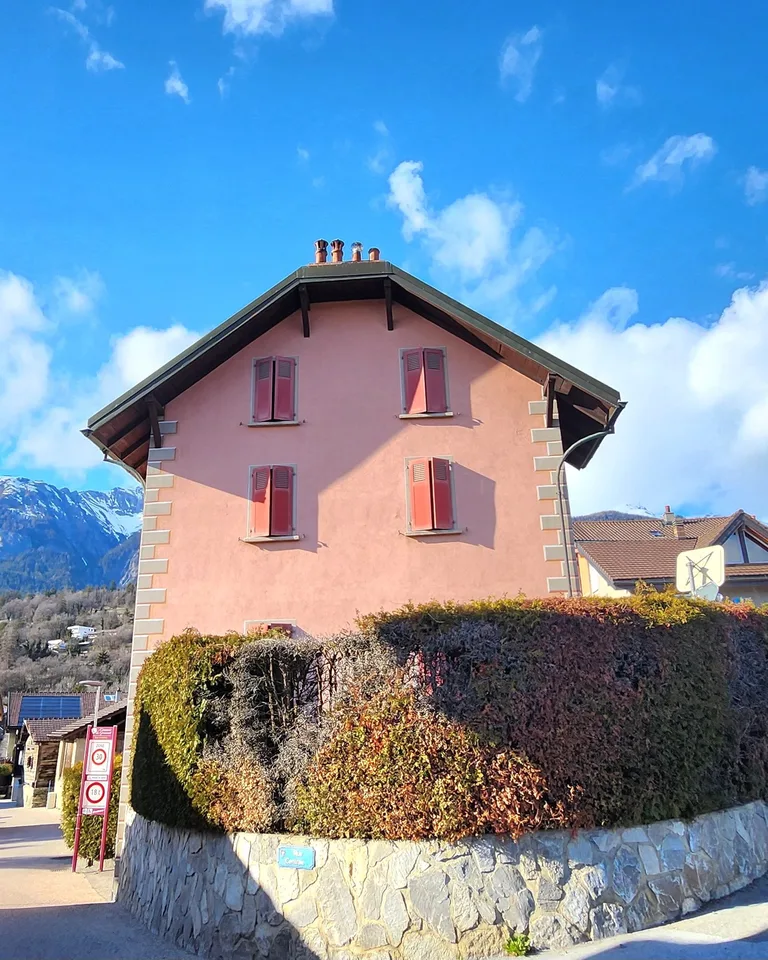 Casa di villaggio a Grimisuat con possibilità di creare due o tre appartamenti