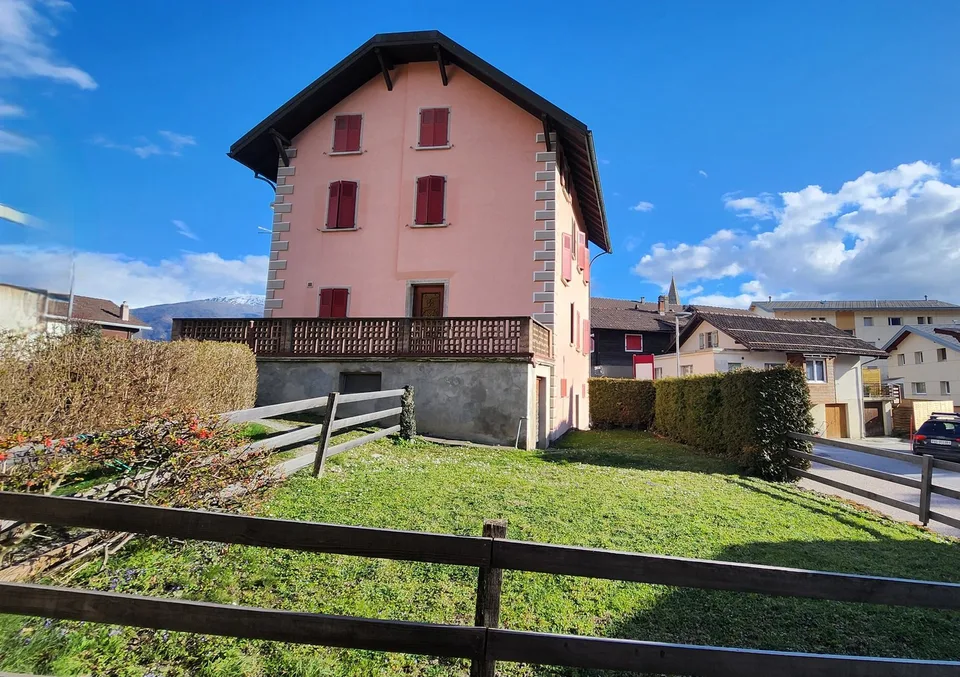Casa di villaggio a Grimisuat con possibilità di creare due o tre appartamenti