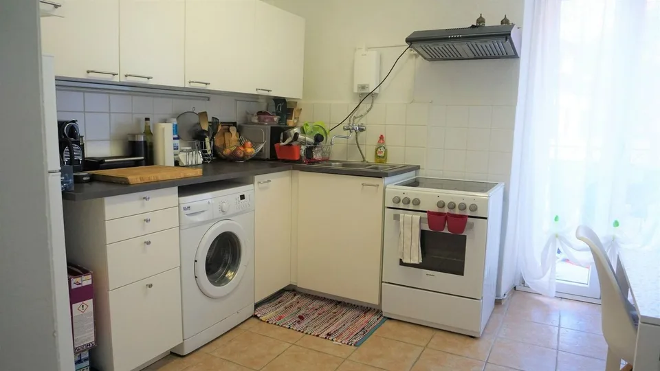 In der Nähe von Sierre: 3.5 Zimmer mit Carnotzet, derzeit vermietet