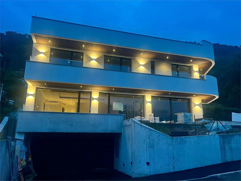 Merveilleuse villa de luxe triplex avec vue sur le lac de 4,5 pièces à Brusino – photo 12 sur 24