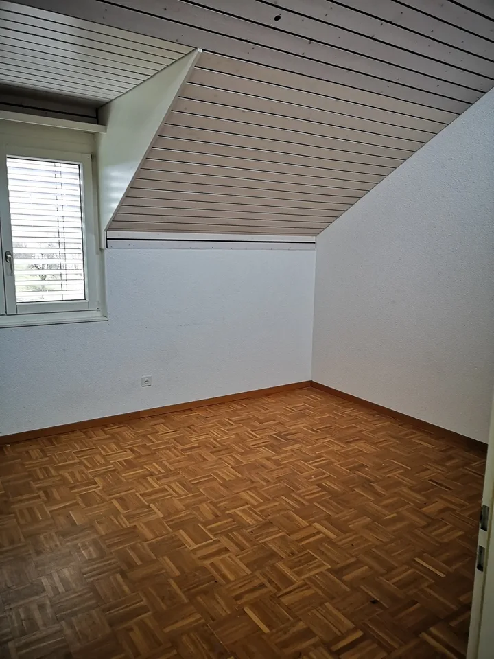 SPECIALE PER INVESTITORI! Appartamento di 4.5 locali con balcone