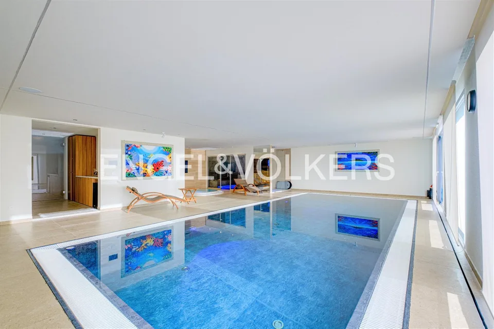 Villa spectaculaire avec piscine et vue sur le lac – photo 34 sur 36