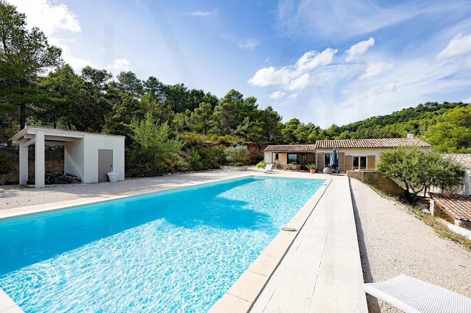 Villa d'exception au coeur des Monts de Vaucluse ? Vue panoramique sur le Luberon