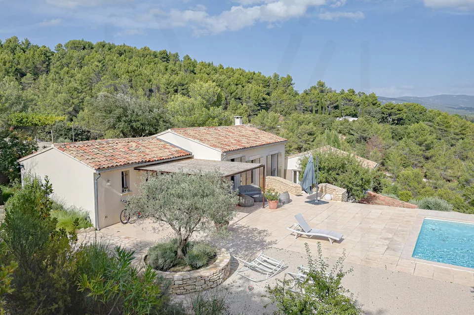 Villa d'exception au coeur des Monts de Vaucluse ? Vue panoramique sur le Luberon