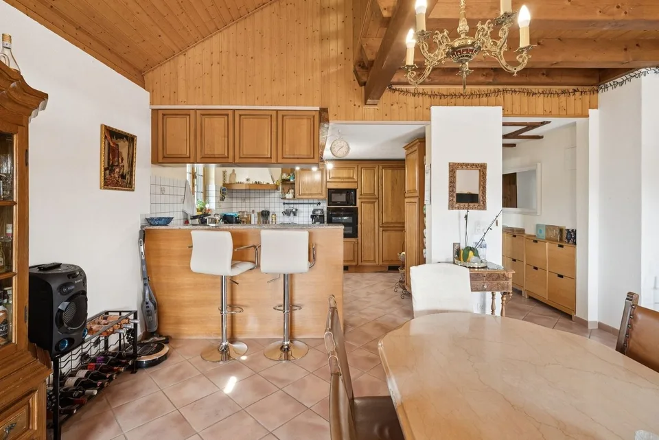 Charmant appartement de 5 pièces dans jolie PPE de 3 appartements