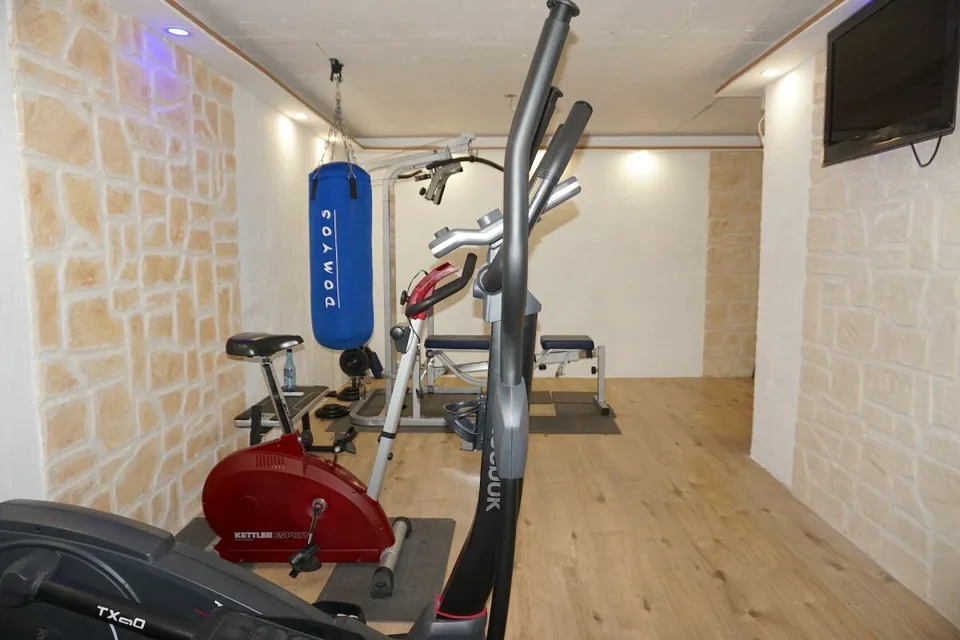 ARI-251 - Villa familiare ecocompatibile spaziosa (PAC) nel quartiere prestigioso di Moutier – foto 16 di 20