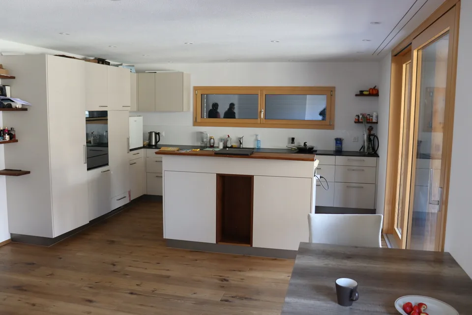 Appartement exclusif de 3,5 pièces avec 2 places de parking
