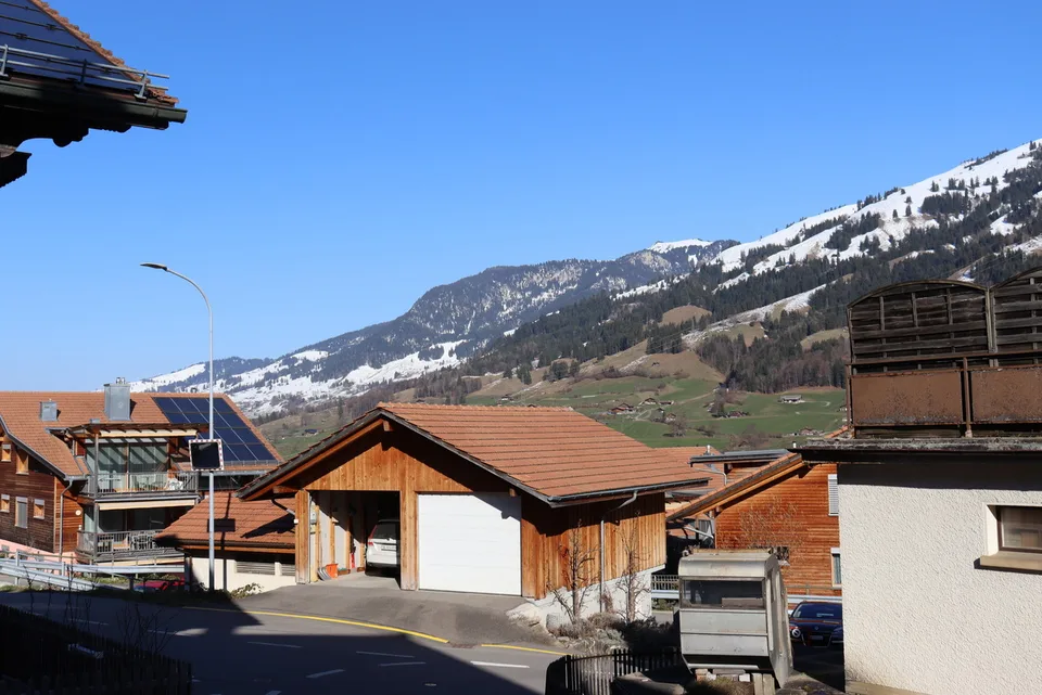 Appartement exclusif de 3,5 pièces avec 2 places de parking