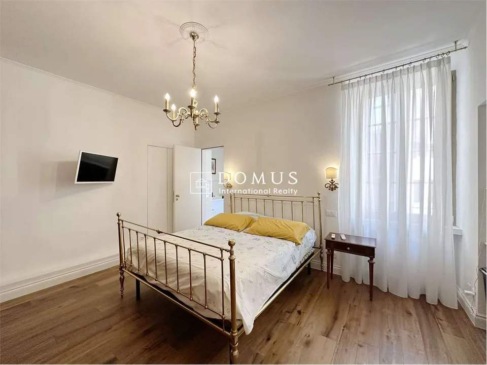 Dachgeschoß-Duplex im pulsierenden Herzen der Stadt