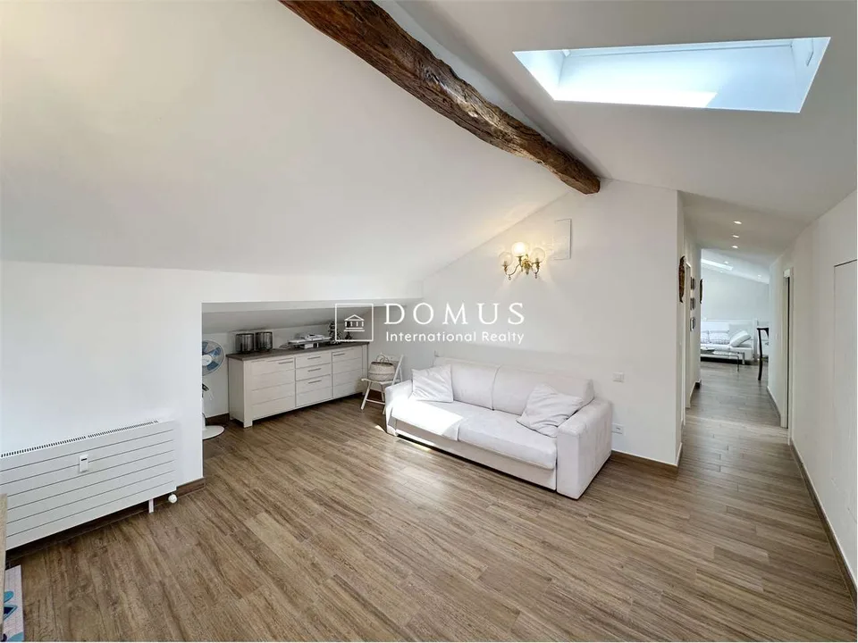 Dachgeschoß-Duplex im pulsierenden Herzen der Stadt – Foto 12 von 13