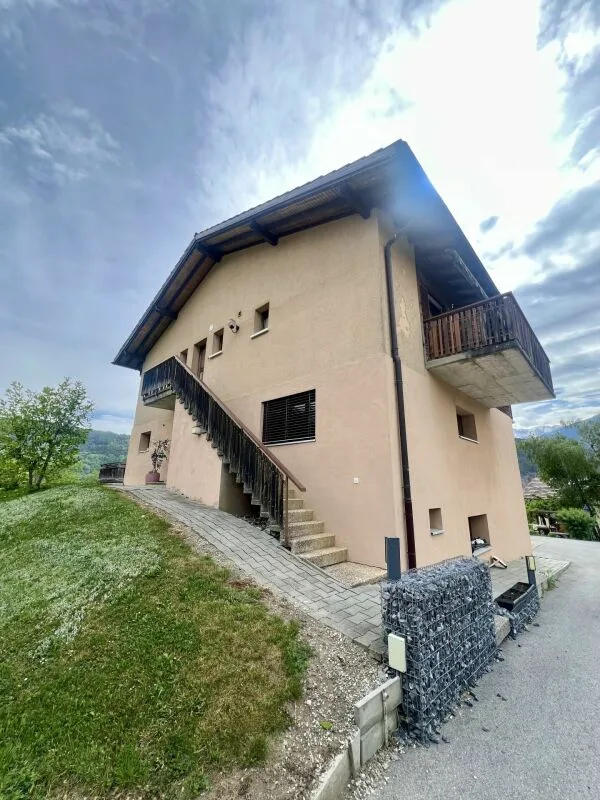 4,5 Zimmer unter dem Dach in ruhiger Lage