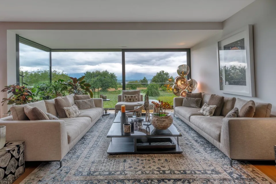 EN EXCLUSIVITÉ - duplex de 5 chambres avec terrasses, jardins et vue lac