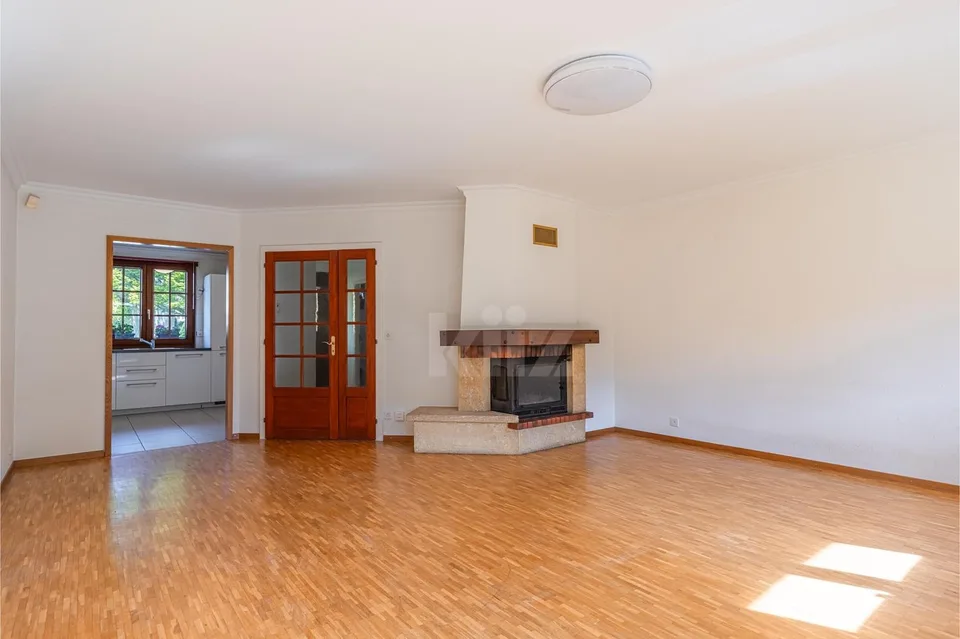 Charming semi-detached house with independent studio