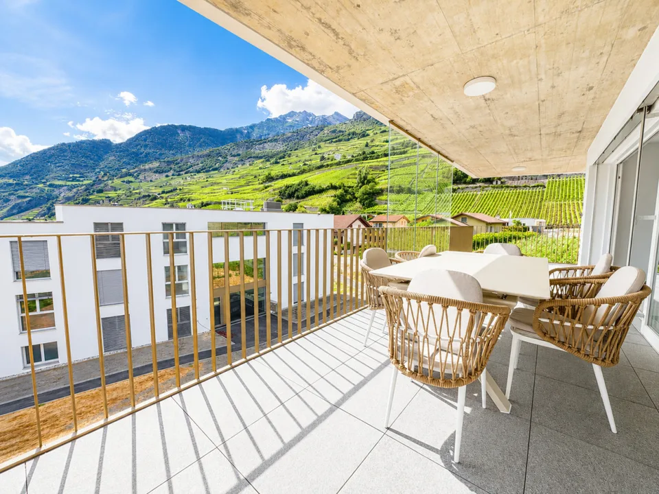 MANSARDA ECCEZIONALE 3.5 LOCALI CON VISTA PANORAMICA, AMPIO BALCONE E FINITURE DI ALTA GAMMA