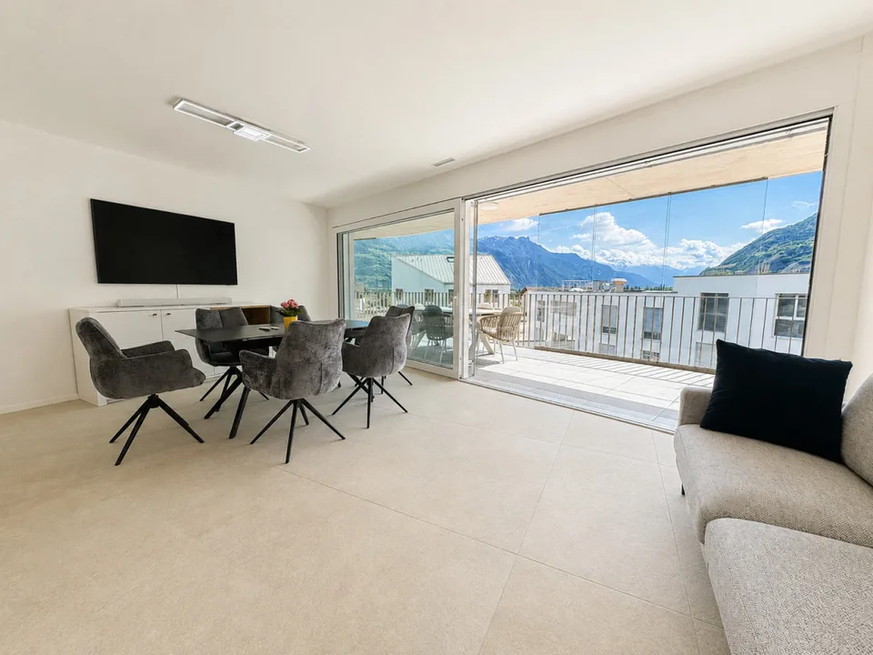 MANSARDA ECCEZIONALE 3.5 LOCALI CON VISTA PANORAMICA, AMPIO BALCONE E FINITURE DI ALTA GAMMA