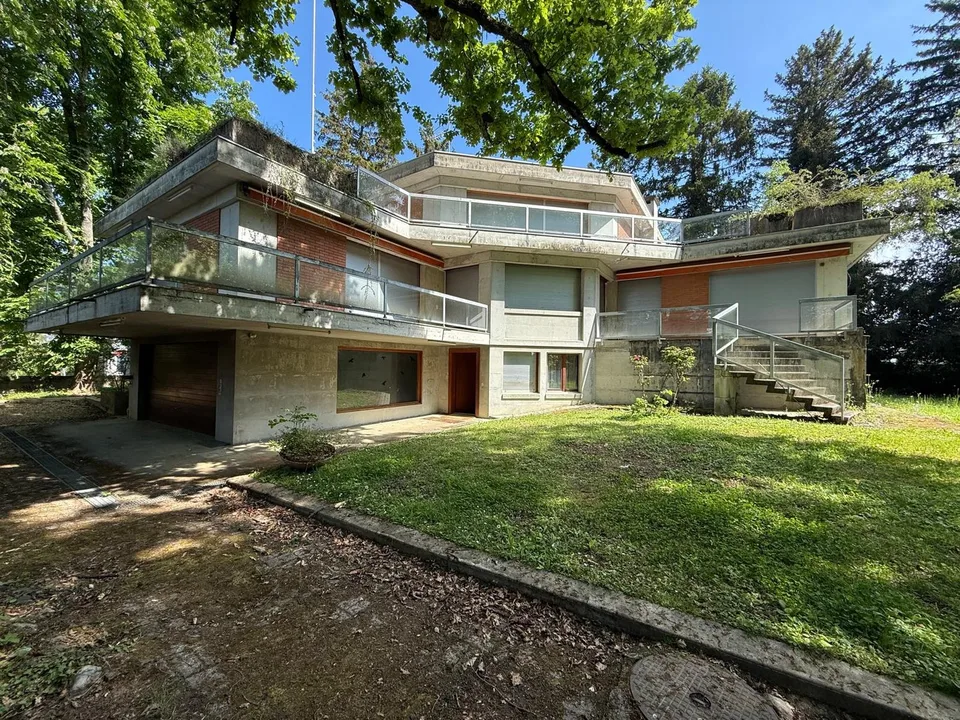 EXCLUSIVITE - Collonge-Bellerive - Propriété à rénover sur une parcelle d'exception