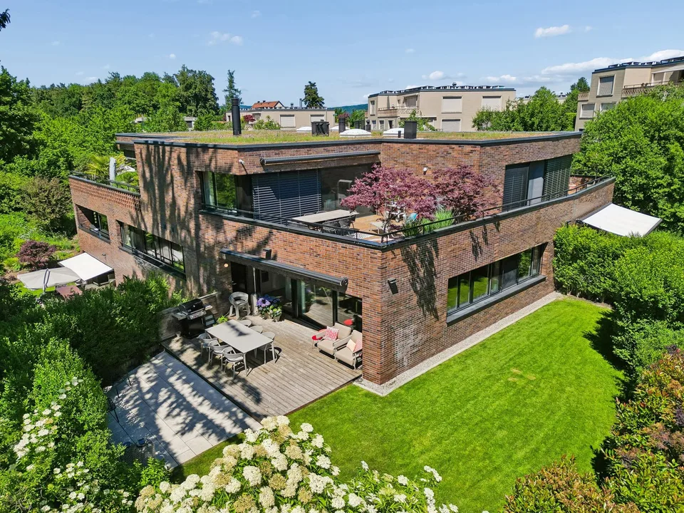 Exklusive 6.5 Zimmer Gartenwohnung mit Sauna