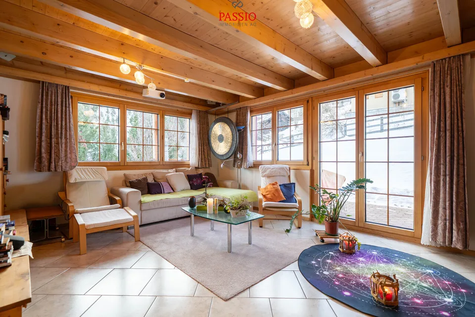 Alpines 6.5-Zimmer Lärchenholzhaus mit fantastischer Alpensicht