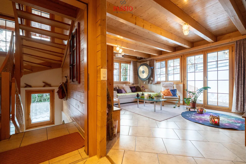Alpines 6.5-Zimmer Lärchenholzhaus mit fantastischer Alpensicht