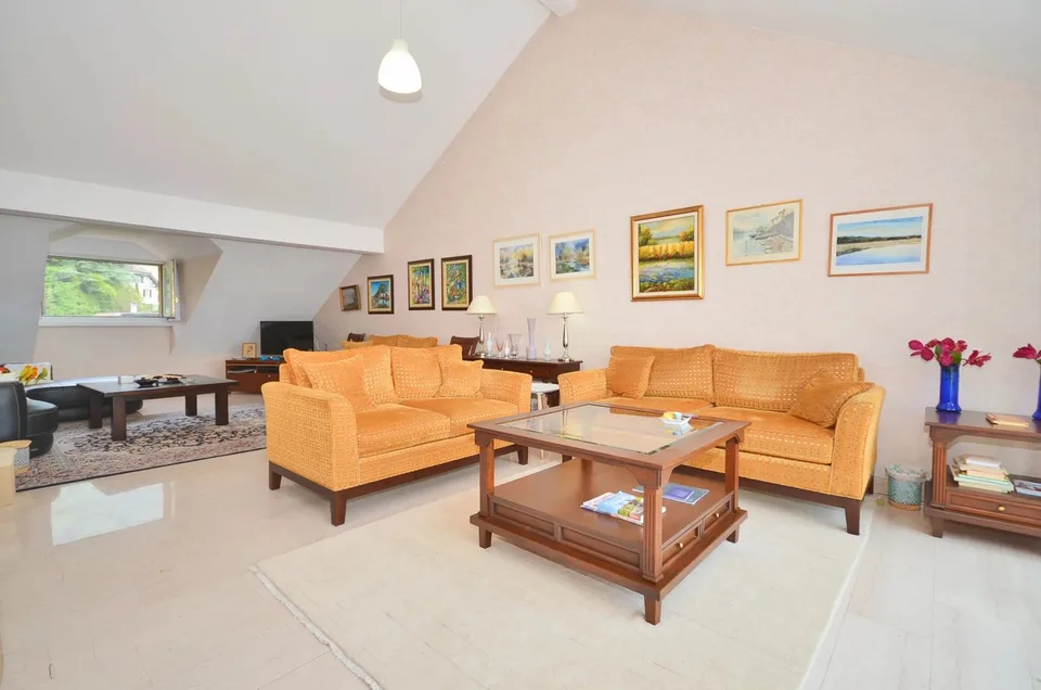 Appartement im letzten Stock, am Seeufer