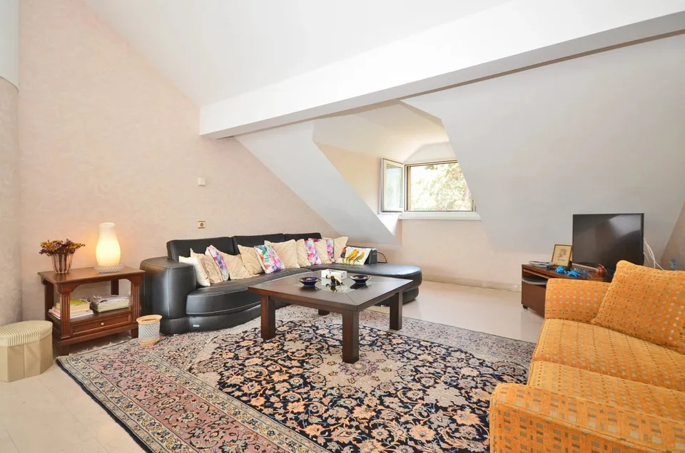 Appartement im letzten Stock, am Seeufer