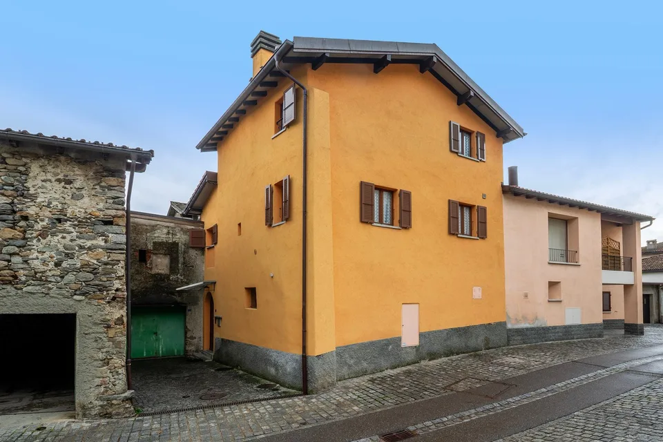 Casa di nucleo nel cuore di Manno