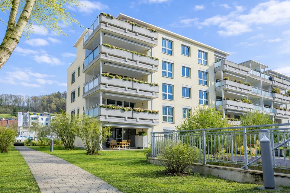 Appartamento luminoso 4.5 locali con balcone spazioso a Bülach