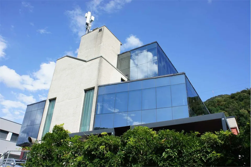 LUGANO: prestigioso nuovo ufficio in edificio moderno