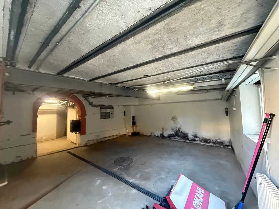 Zentrales Depot im Dorf St-Blaise