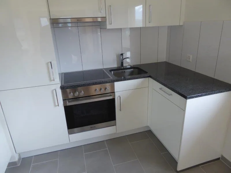 Spacieux appartement de 4 pièces avec balcon et garage à Sierre